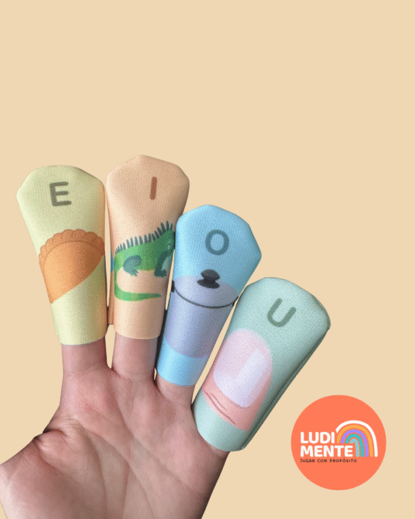 Títeres deditos. Las vocales